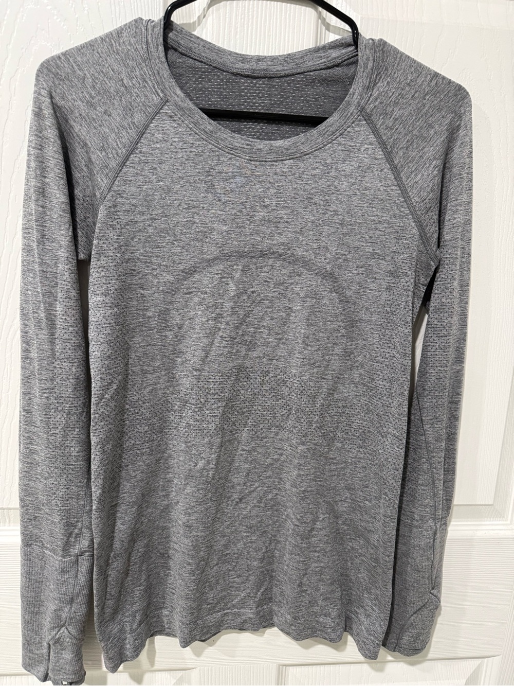 lululemon athletica Heather Gray Long-Sleeve Crewneck Top-size 6